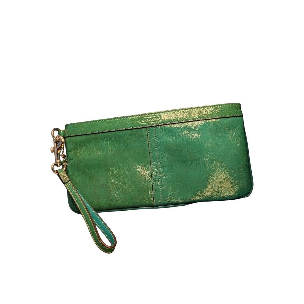 Coach Zoe 41870 Green Crinkle Patent Leather L Wristlet Y2K